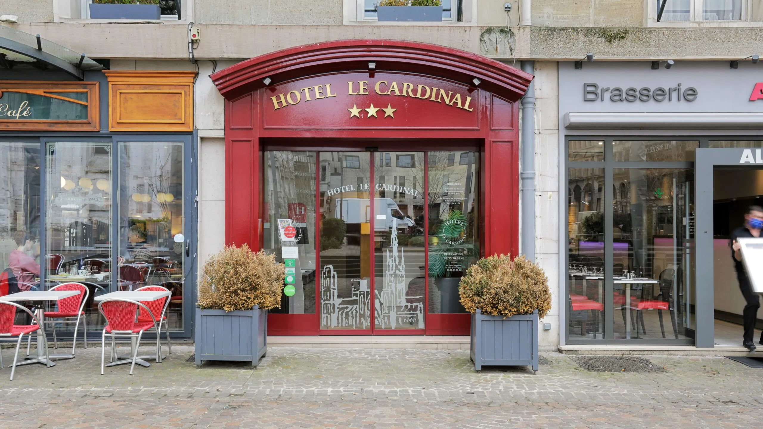 Devanture Hôtel le Cardinal